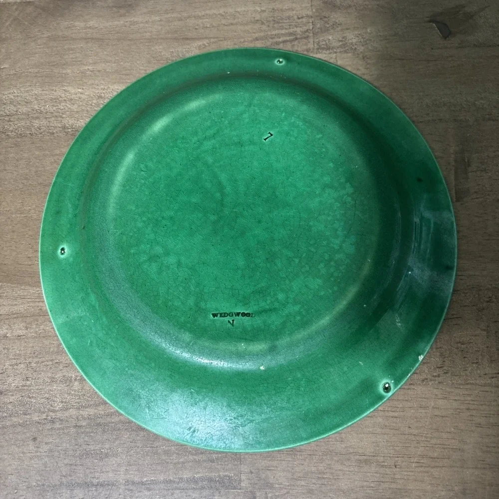 3 Antique WEDGWOOD GREEN MAJOLICA GRAPEVINE RELIEF PLATE - 8 3/8